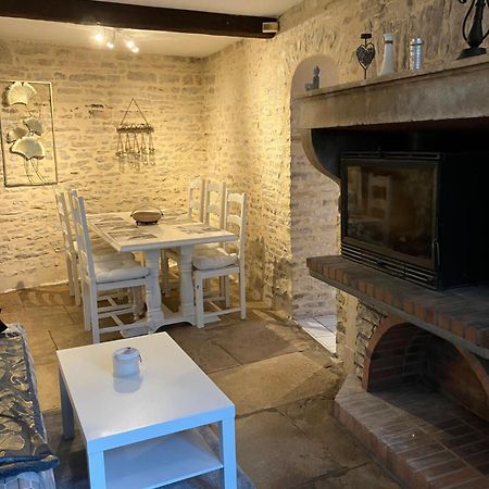 Charmante Maison En Pierres Precy-le-Sec Екстериор снимка