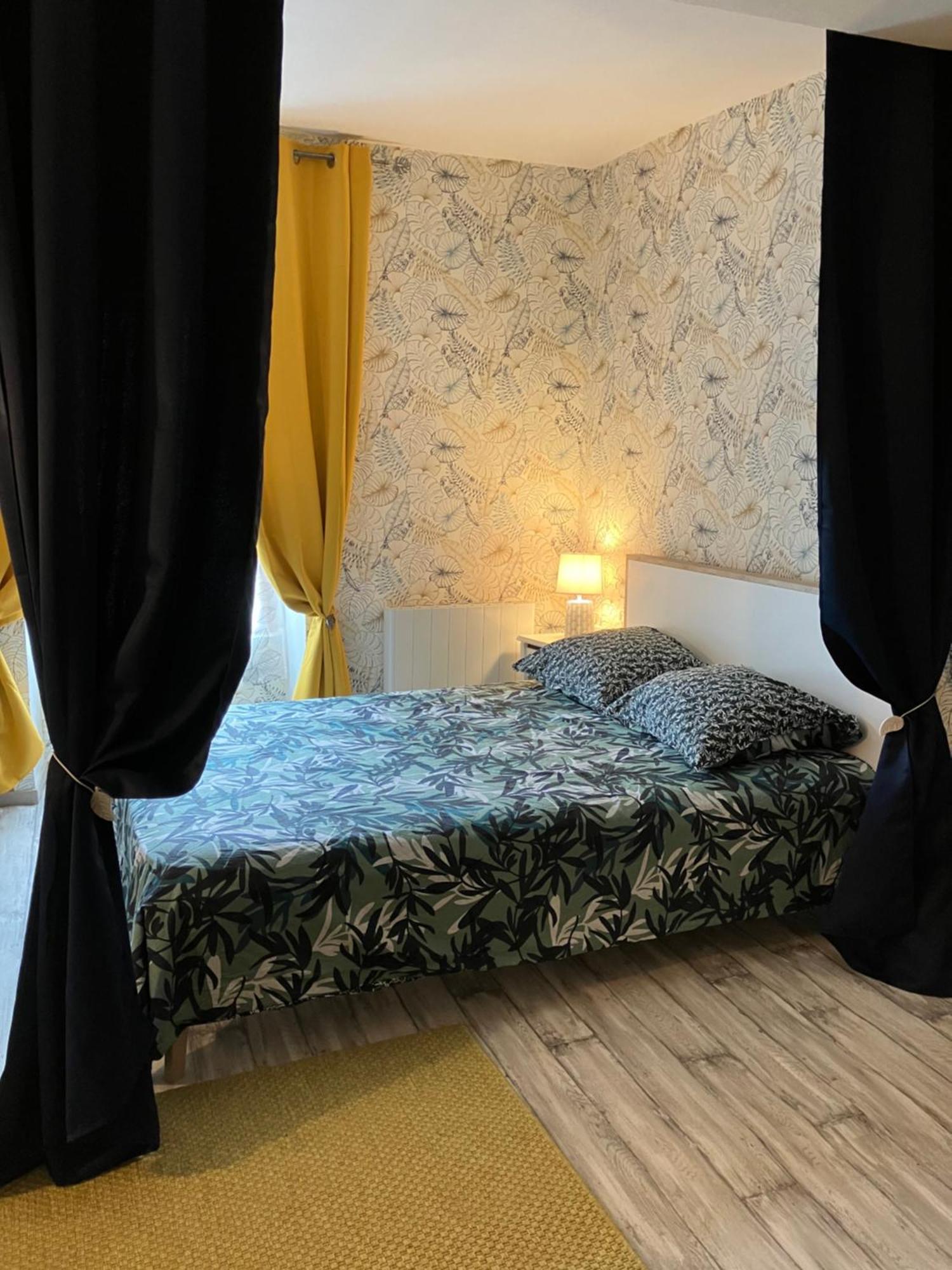 Charmante Maison En Pierres Precy-le-Sec Екстериор снимка