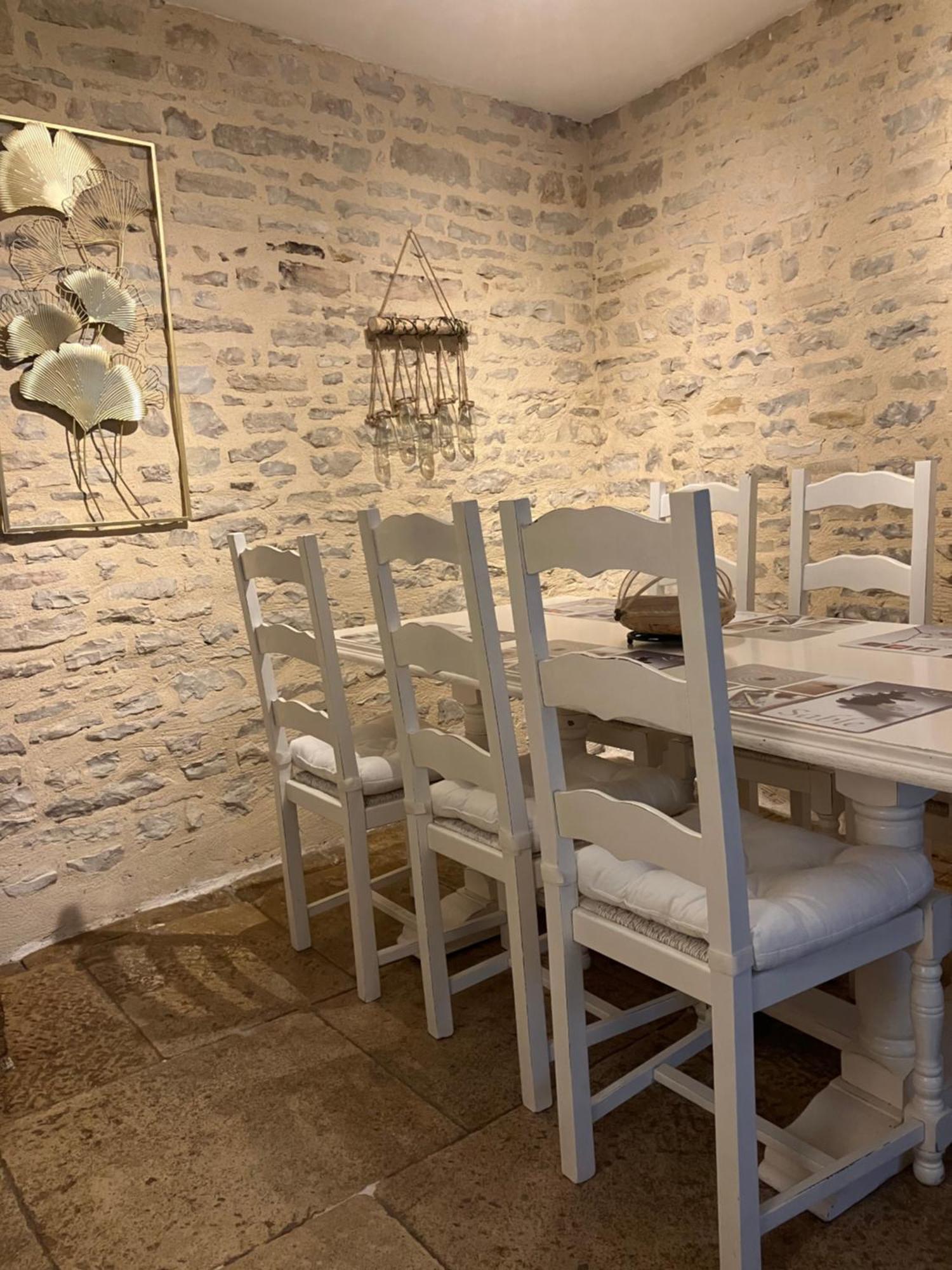 Charmante Maison En Pierres Precy-le-Sec Екстериор снимка